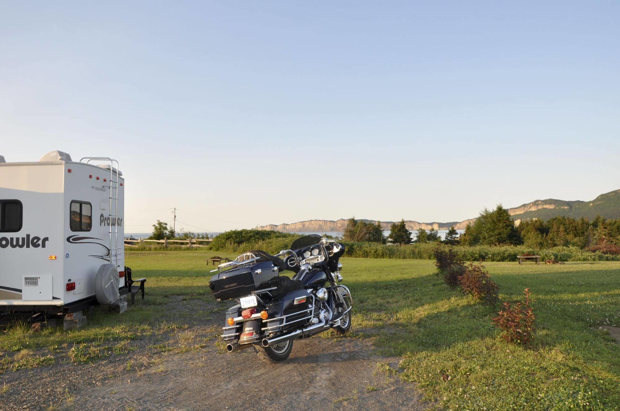 Motel Du Haut Phare Cap-des-Rosiers エクステリア 写真