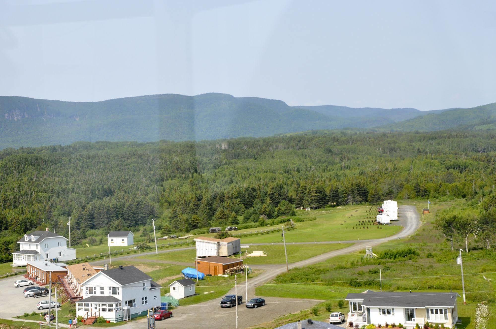 Motel Du Haut Phare Cap-des-Rosiers エクステリア 写真